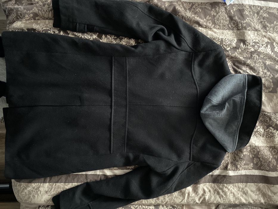 Стилно черно палто с качулка (Slim fit)