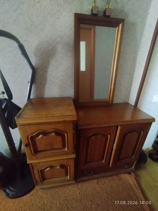 Прихожая с зеркалом