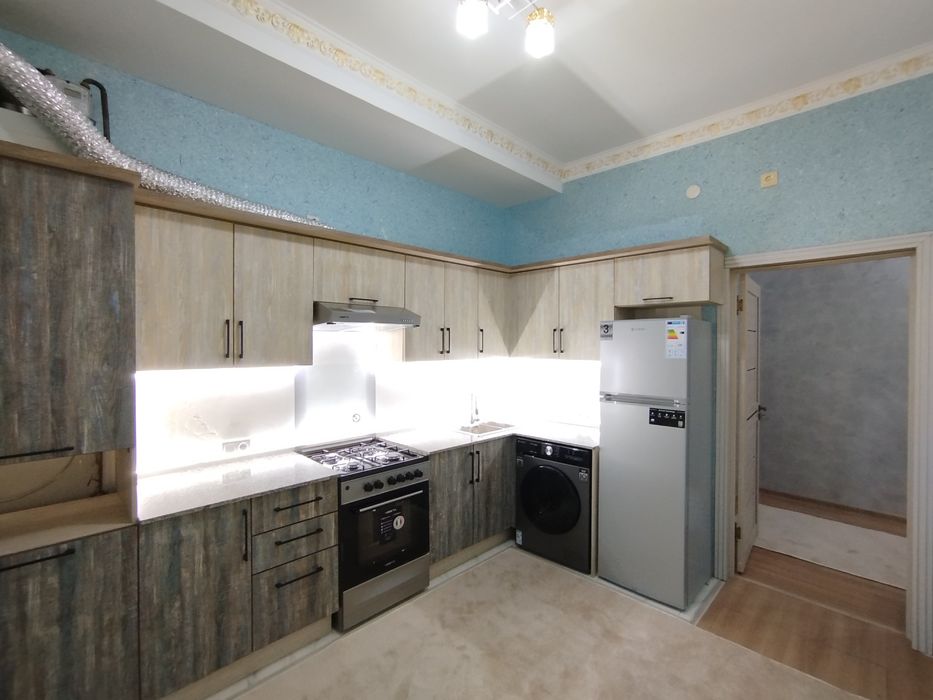 Урганч шахрида 1 каватда 2 хонали квартира ижарага берилади