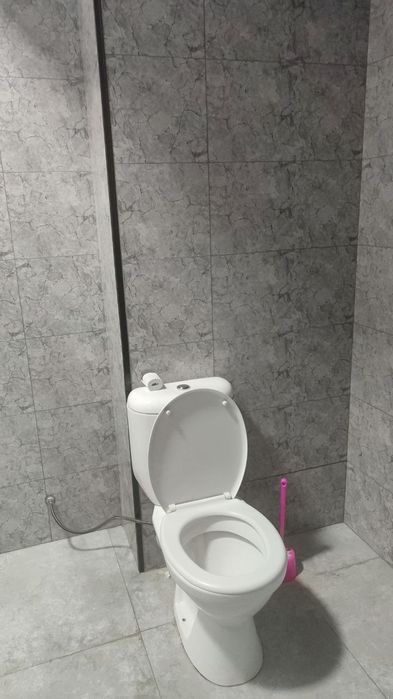 Сергели 3-бекат олдида 2 хонали квартира ижарага берилади