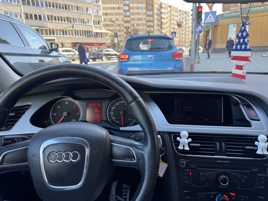 Audi A4 B8 2.0 Tdi 143 cp