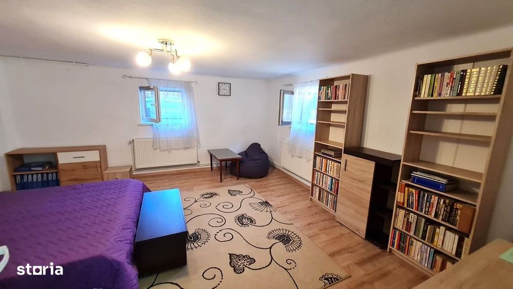 Apartament 2 camere la demisolul unei case,  zona Sub Arini