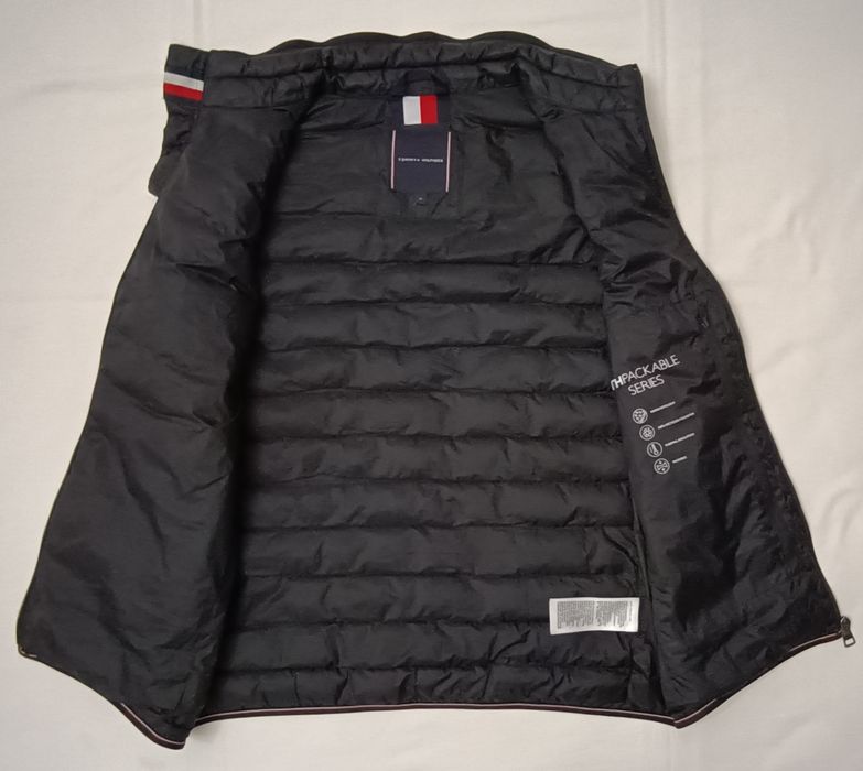 Tommy Hilfiger Vest оригинален елек M топла черна грейка