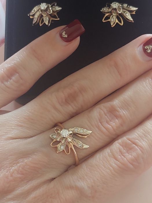 Золотое кольцо с бриллиантами СССР