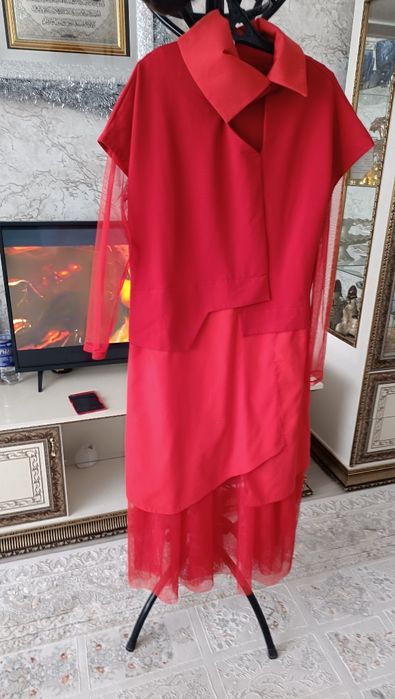 Продам платья модный трендоаый цвет