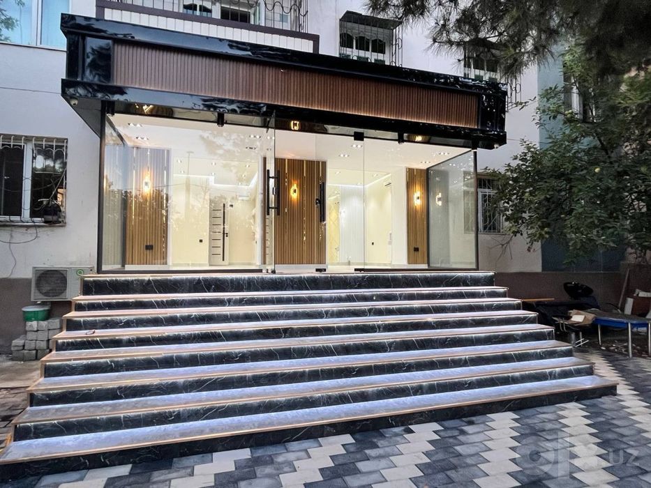 Чиланзар 22 Квартал 1-Линя Продается Нежилой