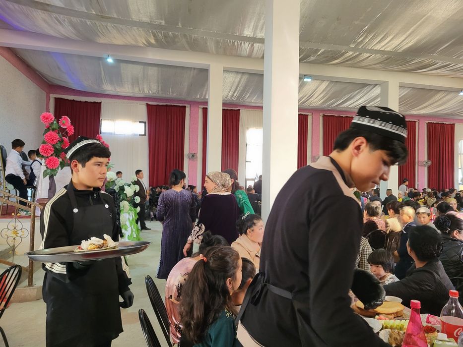 ТУЙХОНА ,70 сотих ери билан сотилади