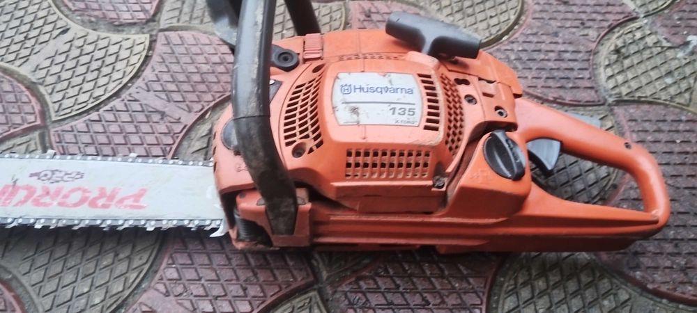 Husqvarna 135, în stare pe de funcționare