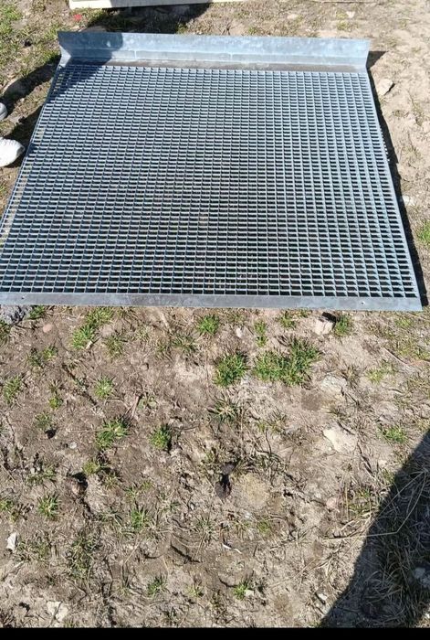 Grătare zincate la diferite dimensiuni debitam la dimensiunea dorită d