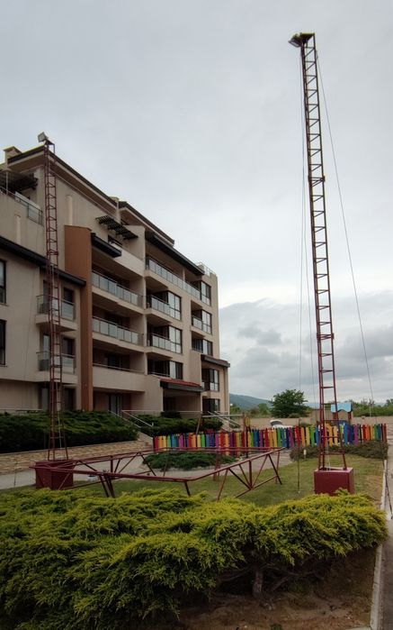 Бънджи трамплин атракцион