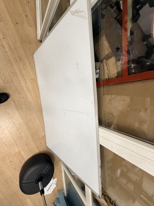 Tabla magnetica de scris 150x100 cm noua dar  stramba de la transport