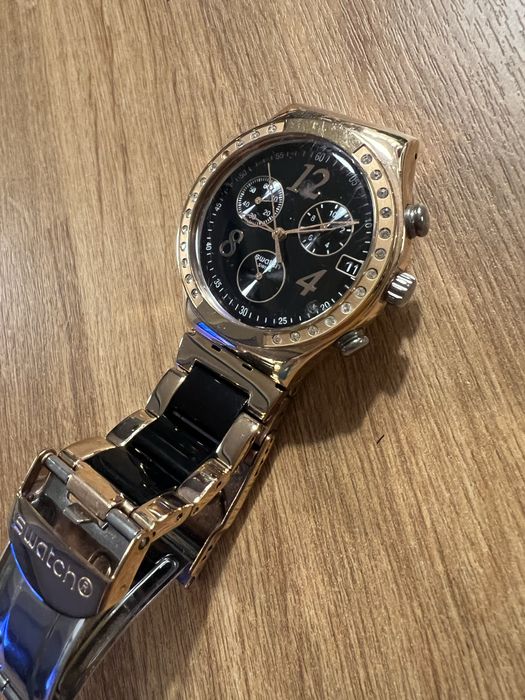 Продавам различни ръчни часовници Fossil, Swatch, Guess