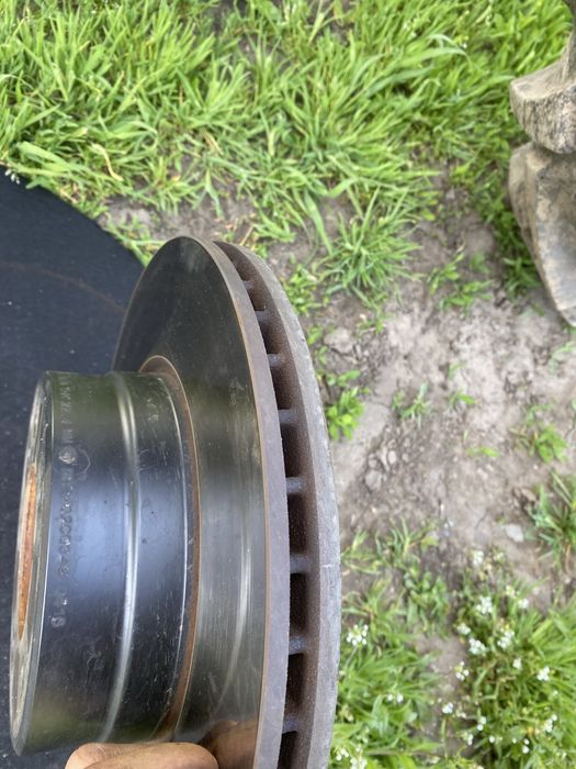 Discuri noi +placute fata spate bmw e60 2.0 m47