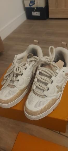 Louis vuitton skate beige