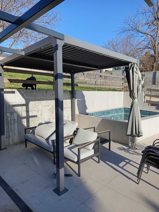 Алуминиева пергола за градината