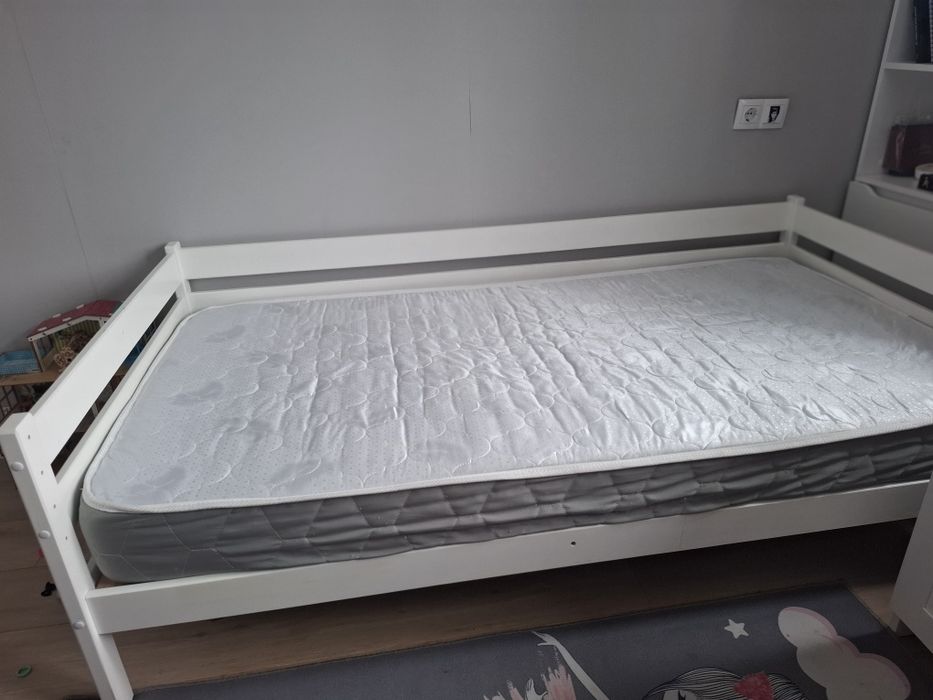 Продам кровать 90/180