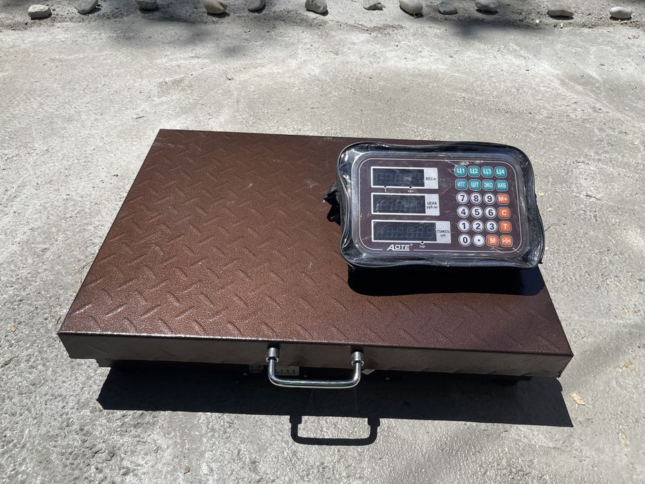 Весы эл.торговые 12000 тенге