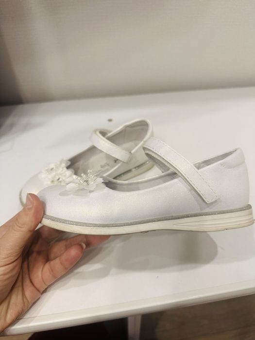 Туфли белые для девочки