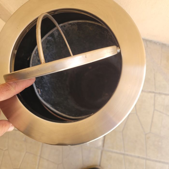 Кош за отпадъци за хотел или ресторант