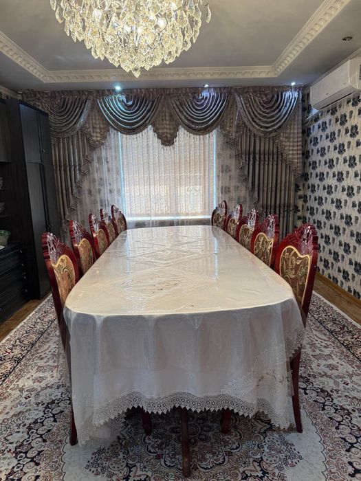 Столы стулья,кровати,стенка без посуды