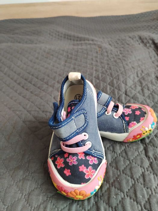 Детски пролетно гуменки