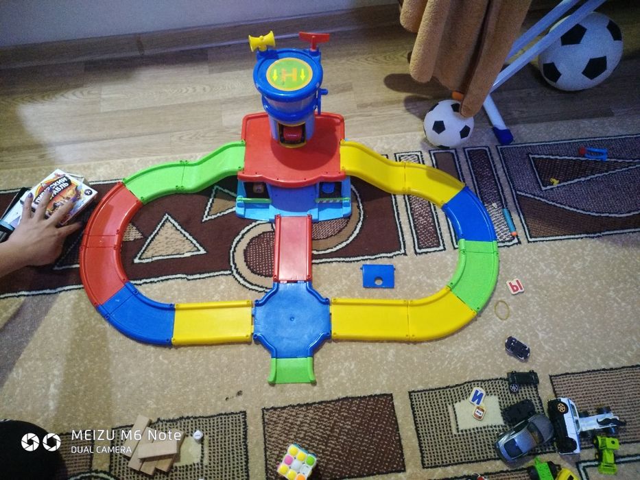 Продам игрушки. Машинки железные. Поштучно