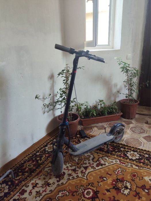 Електро самакат.          A3 model zorrr polniy zarad bilan 30 km yura