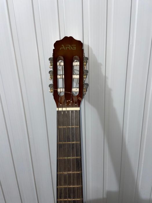 Акустическая гитара