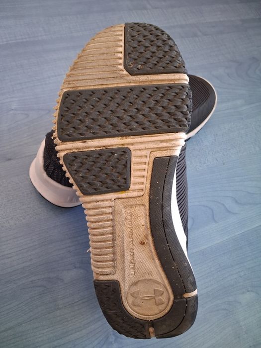 Under Armour маратонки 42