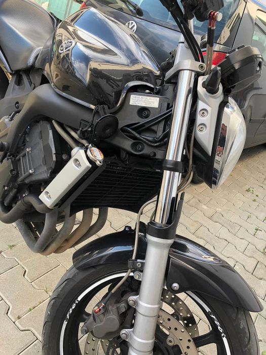 Motocicleta yamaha 600