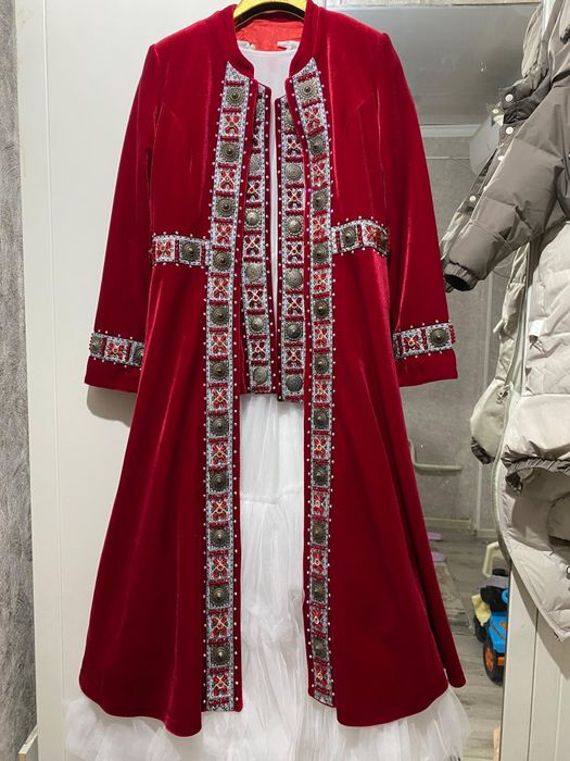 Кажекей бешпент сатылады