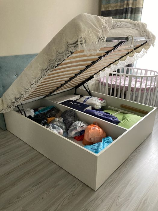 Продам диван двухспальный с матрасом