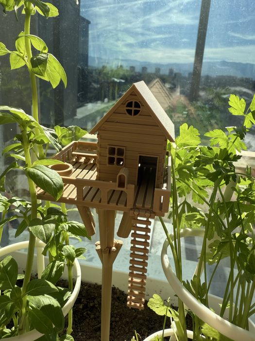 Къщичка на дърво за цвете / Декорация за цветя