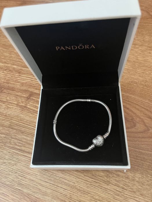 Vând Brățară Pandora