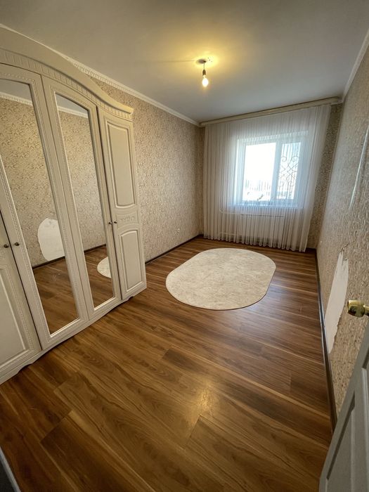 Батыс 2 де 3 бөлмелі пәтер сатылады