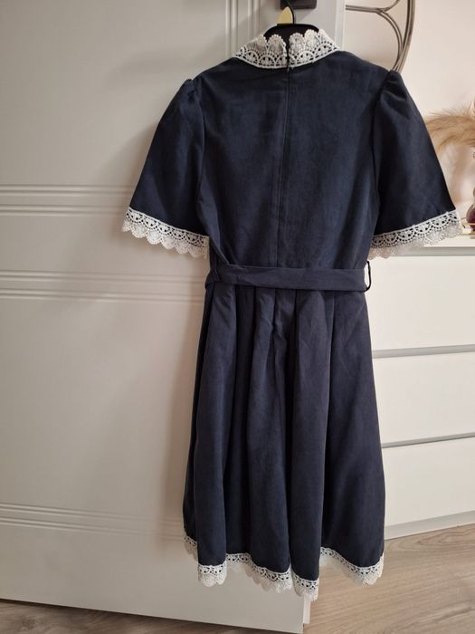 Rochie pana la genunchi, cu detalii din broderie, 8 ani