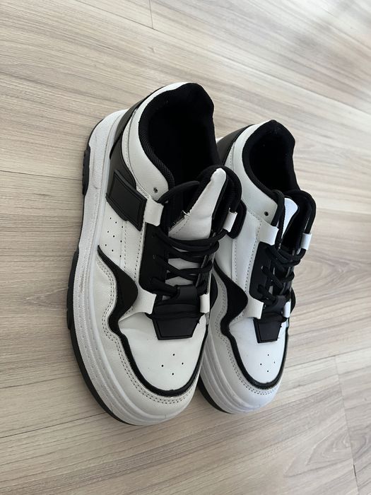 Обувки от Tendenz