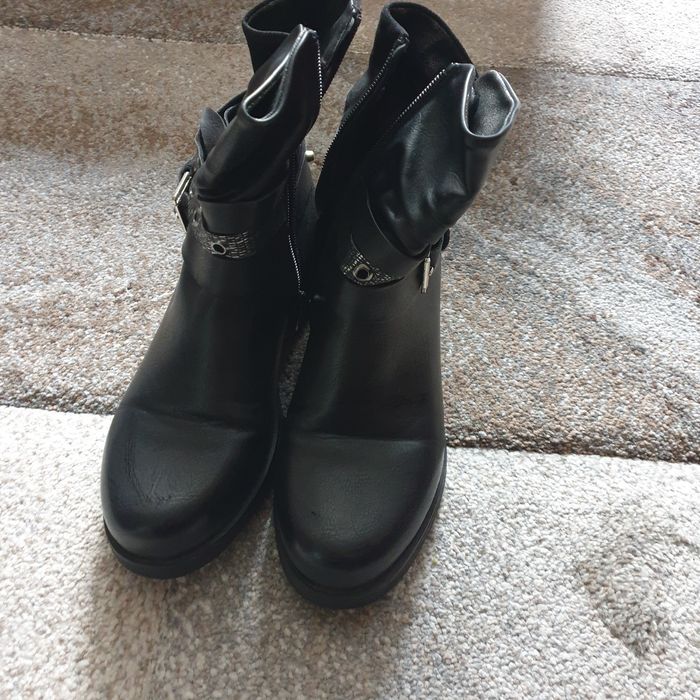 Ботуши Български