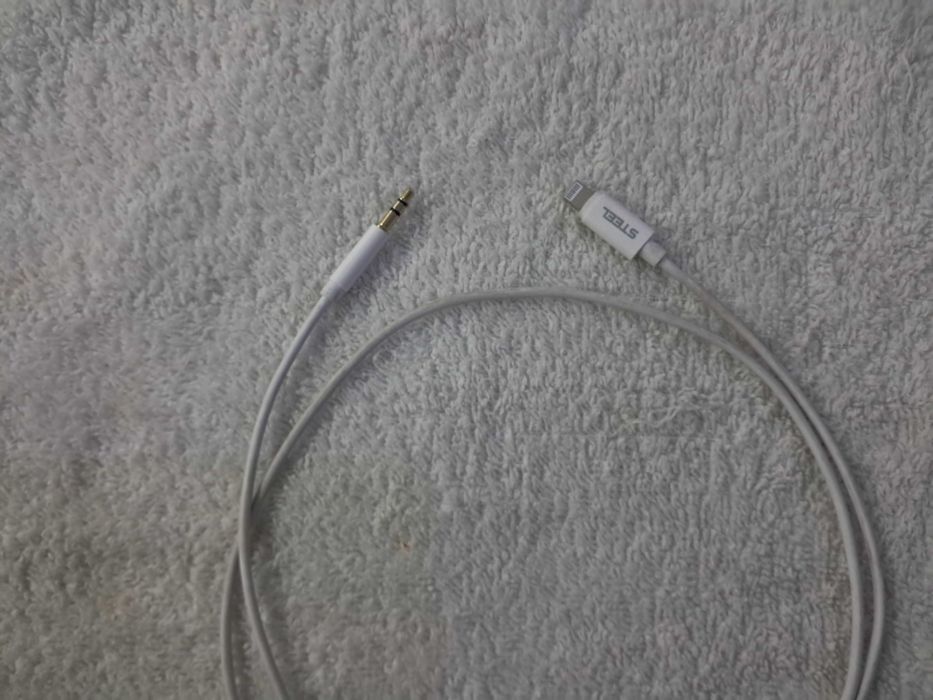 Кабель lightning - aux