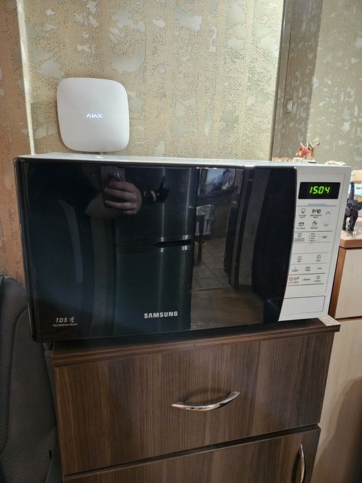 Микроволновая печь SAMSUNG ME83KRW-1