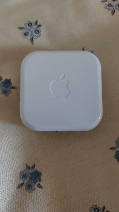 Оригинални Apple EarPods с кабел + кутия – нови/почти нови + 1 втора употреба(без кабел за зареждане)