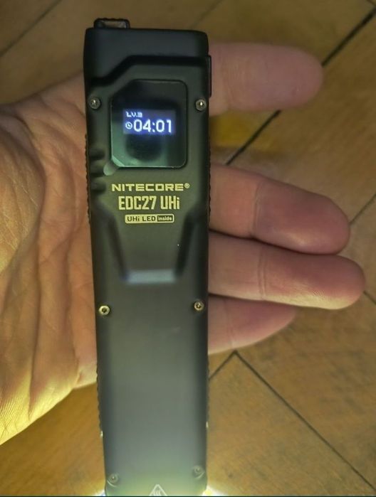 Lanternă Nitecore EDC 27 UHI