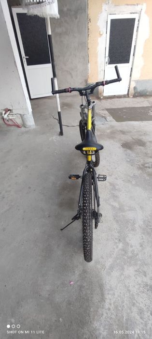 Велик сотилади срочна