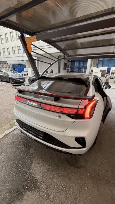 Zeekr 001 ultra + 2026