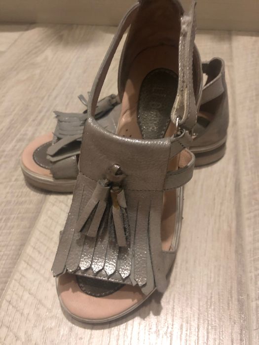 Сандали на девочку