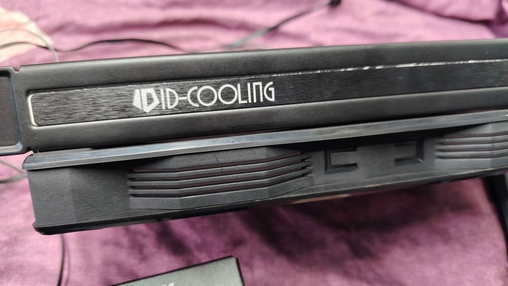 Продам XFX Radeon RX 5700 XT