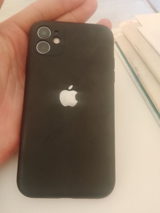 Продам iPhone 11