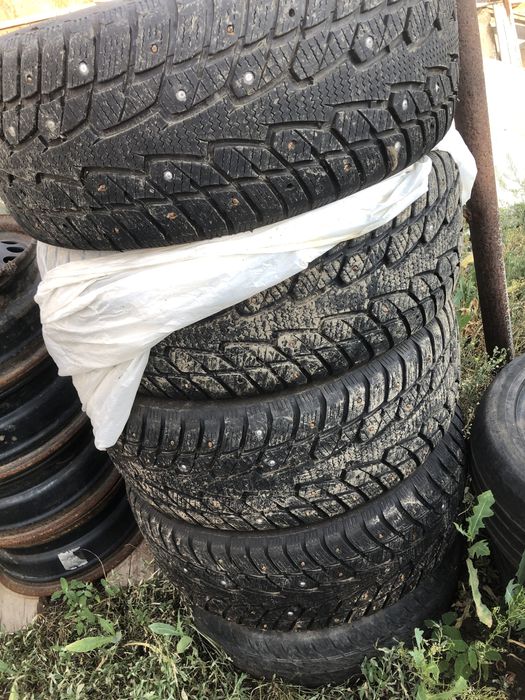 Продам Зимные шины.