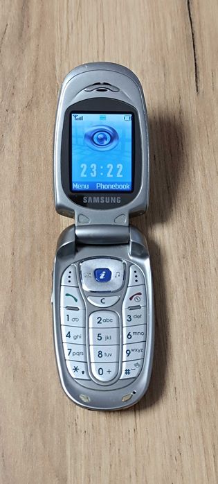 Telefoane cu butoane de colecție