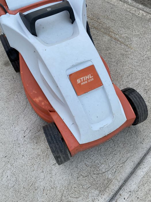Masina tuns iarba electrica stihl defecta